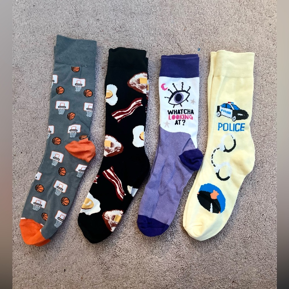 4 pack of fun socks!